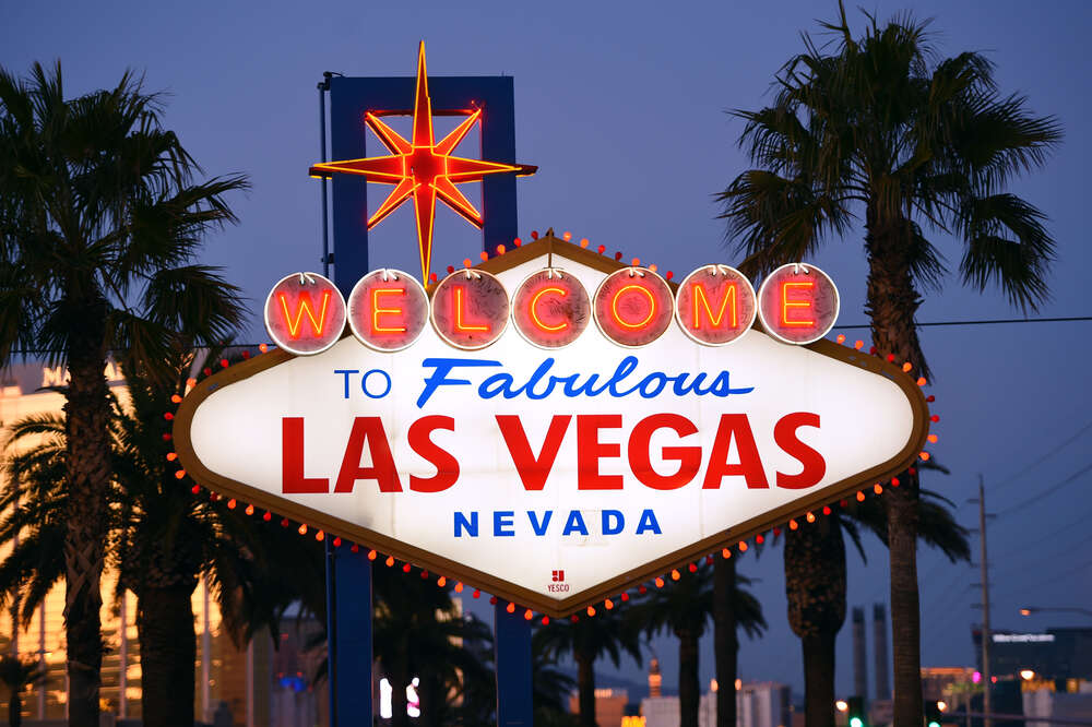 7 Tips for Pictures at the Las Vegas Sign