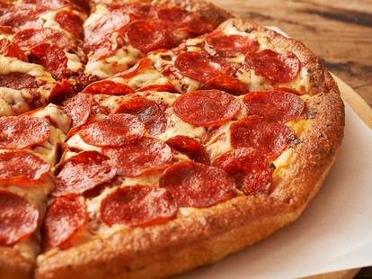 Pizza Hut Tastemaker 10 Large Pizza Comes With 680 Topping Combinations Thrillist