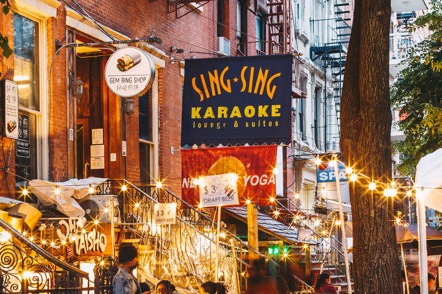 Sing Sing Karaoke Bar An Ode To The Ultimate Nyc Karaoke Dive Thrillist