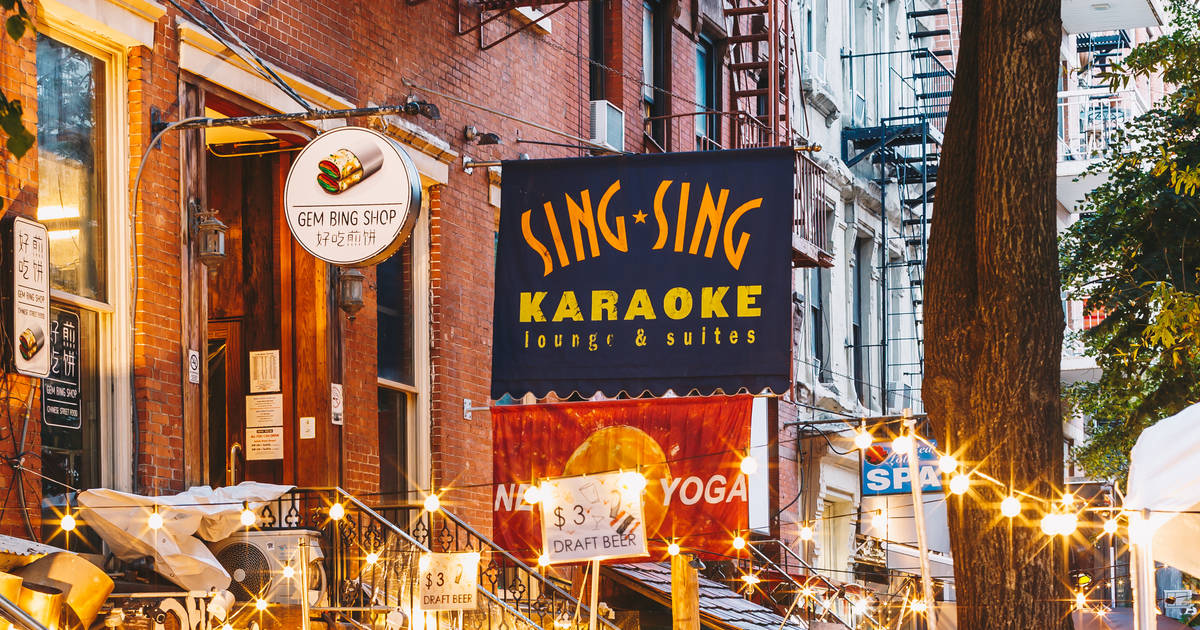 Sing Sing Karaoke Bar An Ode To The Ultimate Nyc Karaoke Dive Thrillist