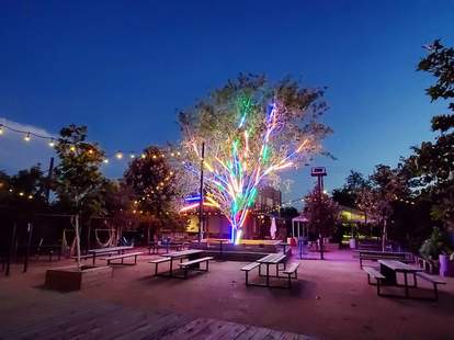 Axelrad Axelrad Beer Garden: A Houston, TX - Thrillist