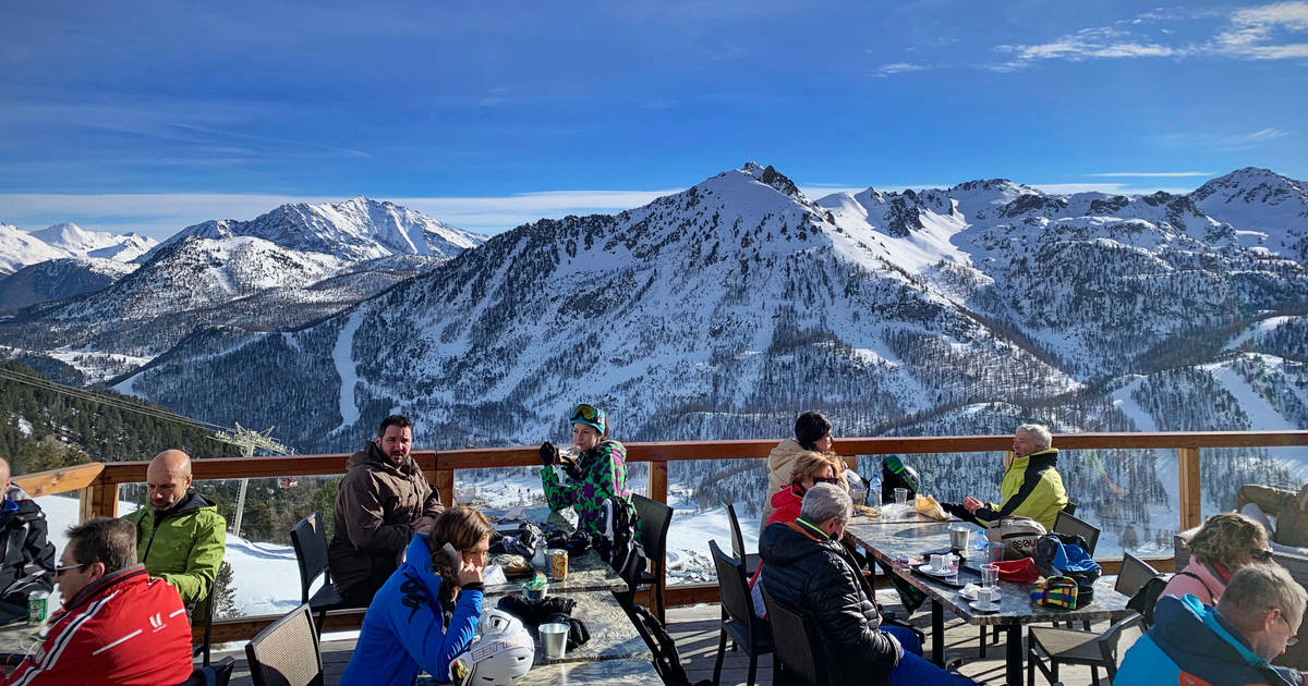 Apres Ski Month in The Lodge — The Barrow House