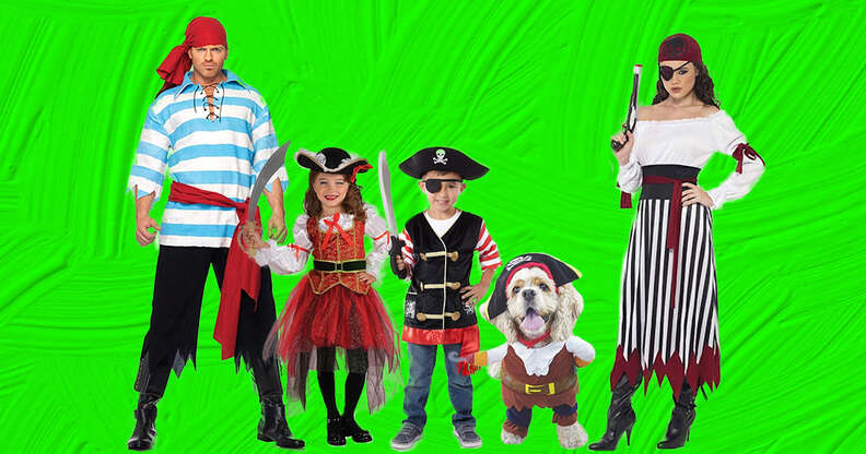 Pirate family halloween costumes