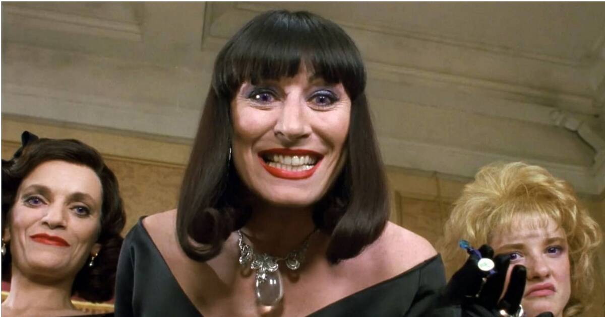 The Witches' 1990 Review: Why the Anjelica Huston Version Is Worth Watching  - Thrillist