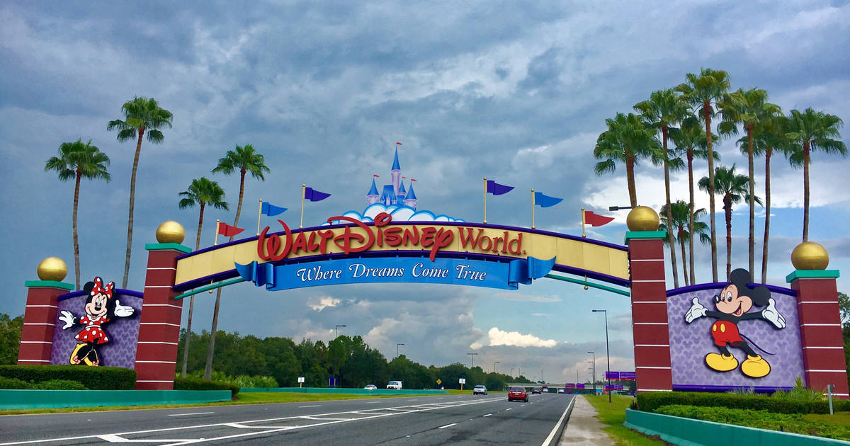 Disney World Park Entrance Redesign What Will The Sign Look Like Now Thrillist