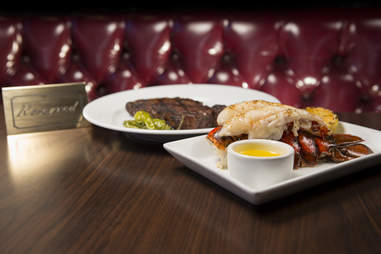 Las Vegas Food Bucket List: Most Essential Places to Eat & Food to Try
