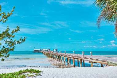 Best Beaches In Florida Most Beautiful Beaches To Visit Where To Stay Thrillist