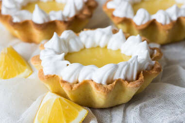 mini lemon cream pies
