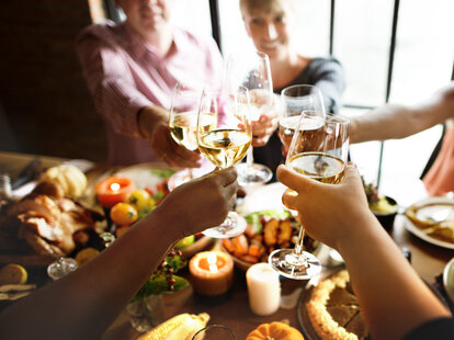 thanksgiving drink recommendations low abv day aperitifs appetizers pairing