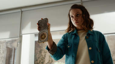 his dark materials lyra alethiometer