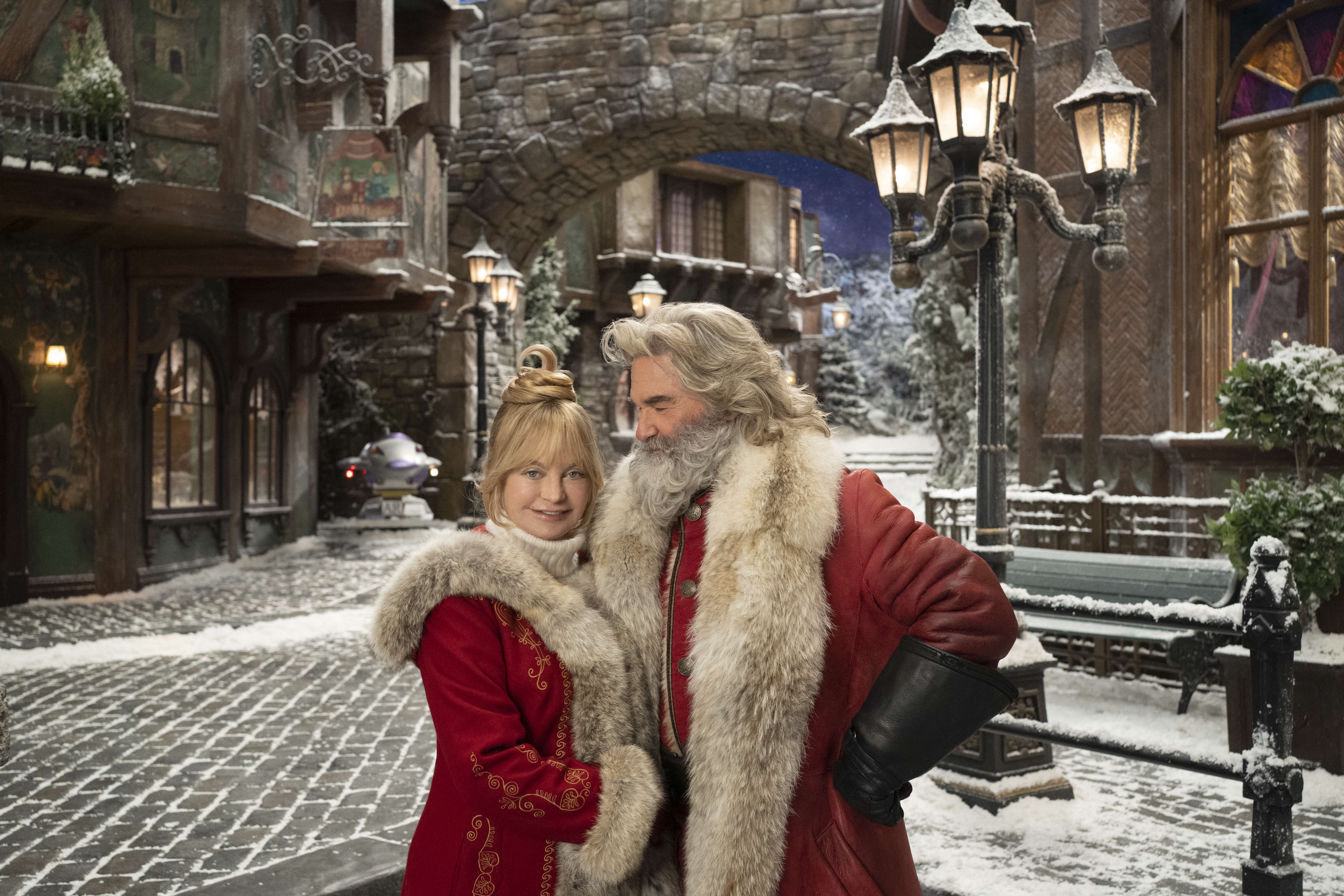 The Christmas Chronicles 2 Review Kurt Russell Was Born For This Role Thrillist