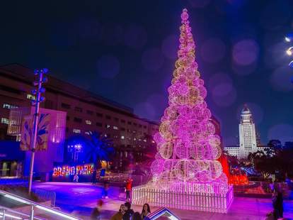 Christmas Events In Los Angeles 2020 What To Do This Holiday Season Thrillist Christmas Eve Dinner 2021 With Music In Los Angeles