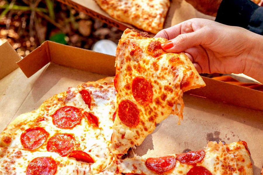 little caesars pizza delivery free