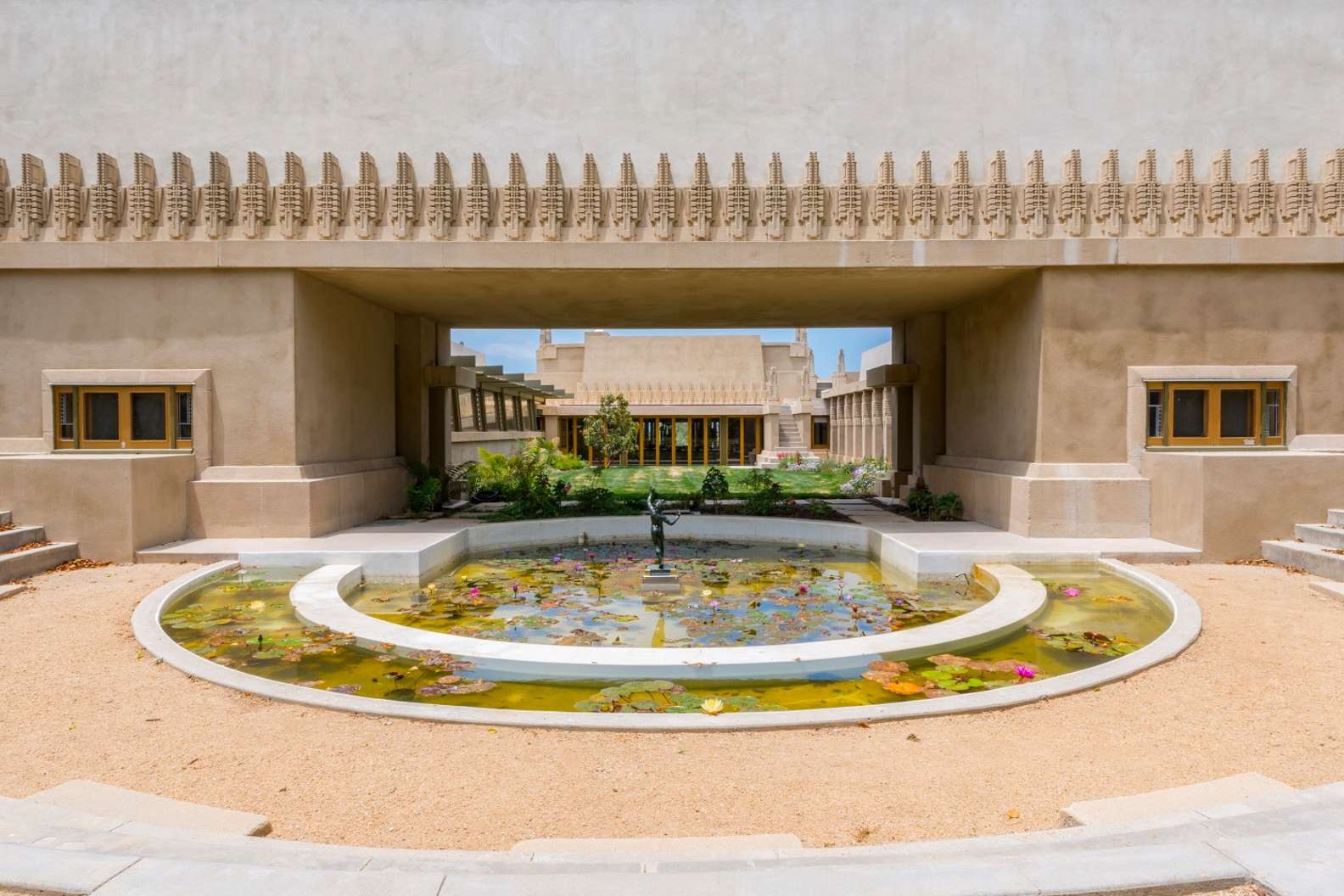 Hollyhock House