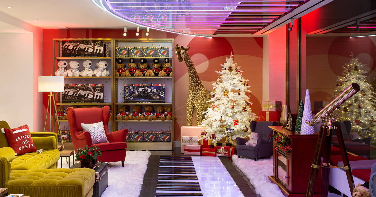 FAO Schwarz piano still a hit 25 years after 'Big