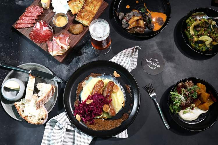 Nashville Restaurants Open Through The Christmas Holiday Season Thrillist Restaurants Open On Christmas Day 2021 Near Nashville Or Cool Springs