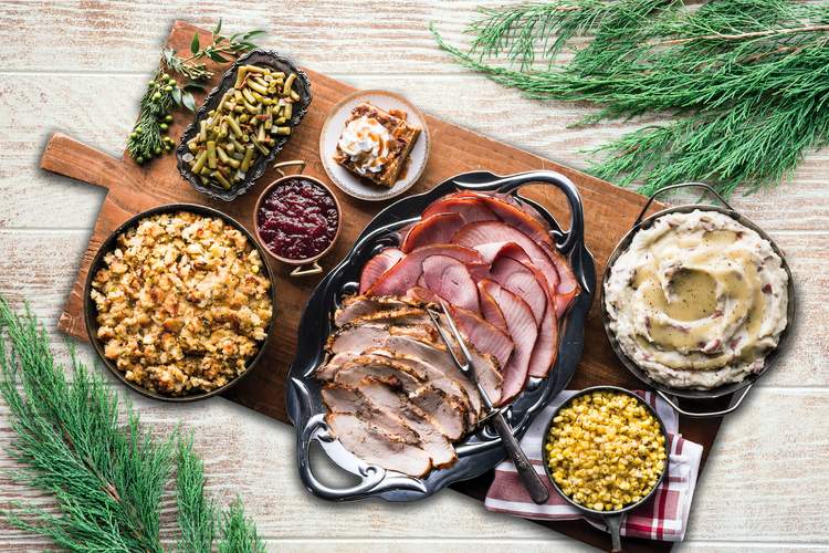 Dallas Restaurants Open On Christmas Day During The Holidays Thrillist Places To Eat Christmas Day Dallas 2021