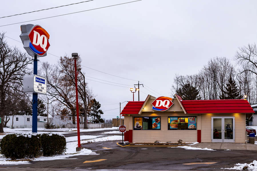 Minnesota Dairy Queen DriveThru Had 900 Consecutive Cars Pay It