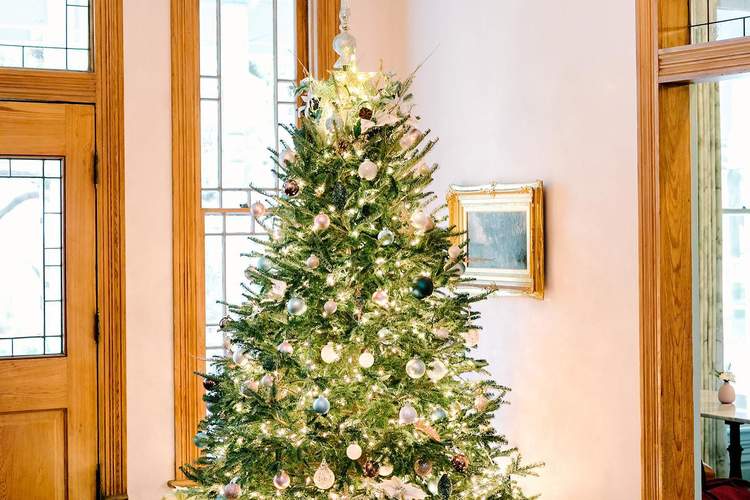 Austin Restaurants Open On Christmas Day Where To Get Take Out Thrillist Restaurants Open On Christmas 2021 In Austin Tx