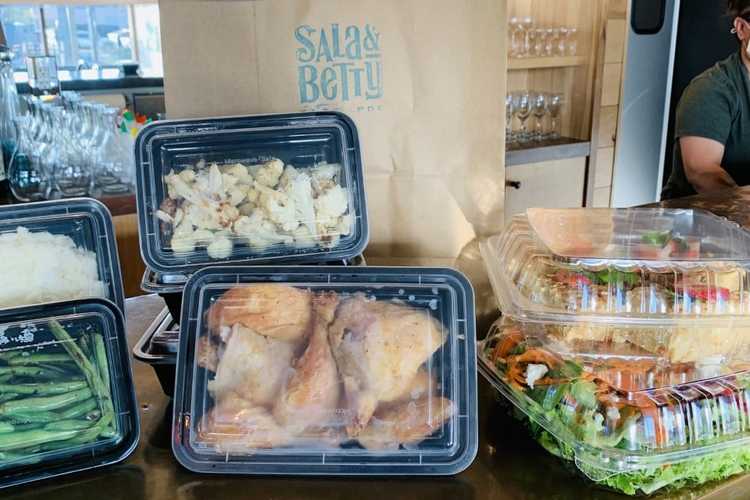 Austin Restaurants Open On Christmas Day Where To Get Take Out Thrillist Christmas Dinner To Go Austin, Tx 2021