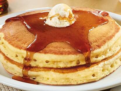 free denny's pancakes