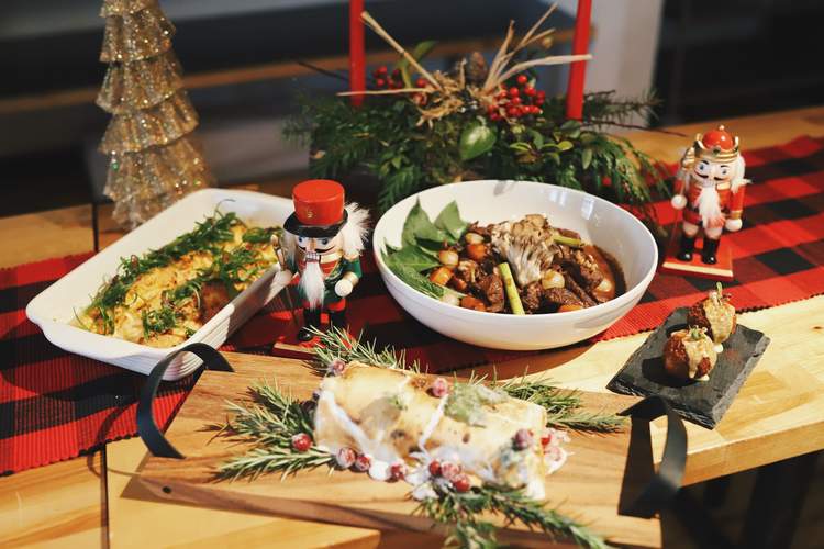 Seattle Restaurants Open On Christmas Day Where To Get Take Out Thrillist