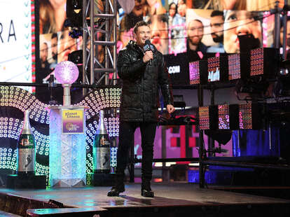 New Years Eve Countdown Live Stream How To Watch The Ball Drop Thrillist New Years Eve Countdown Live Stream How To Watch The Ball Drop Thrillist