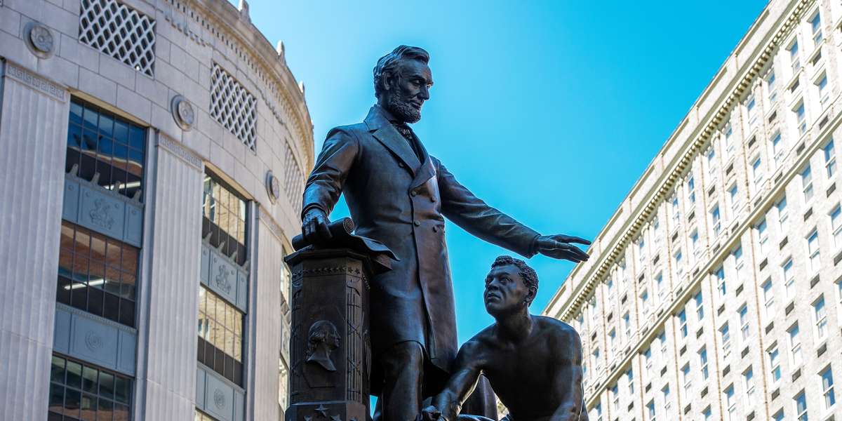 A Controversial Statue Of President Lincoln Has Been Removed, But Another Remains - Vimarsana News