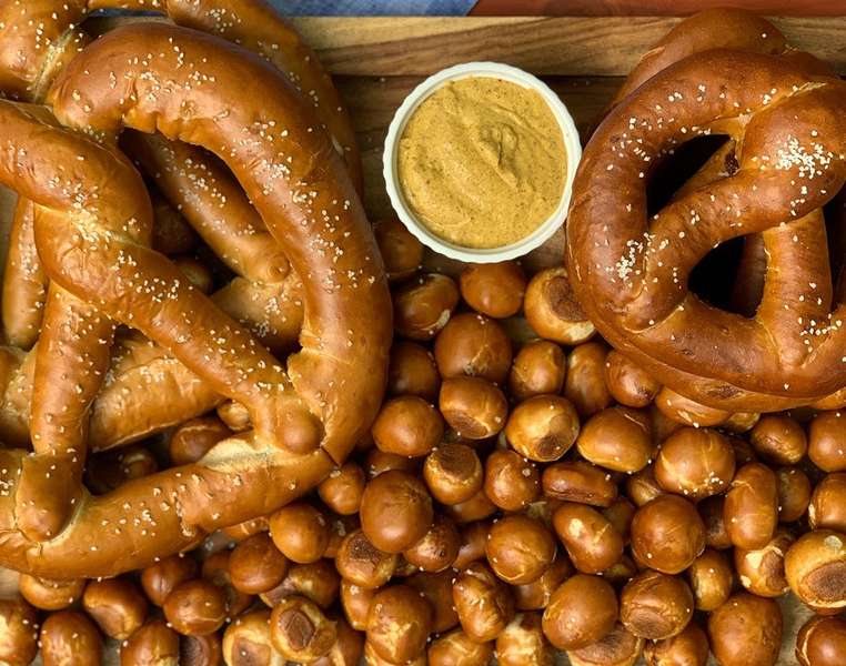 Best Pretzels On Goldbelly How To Get Fresh Pretzels Delivered Thrillist