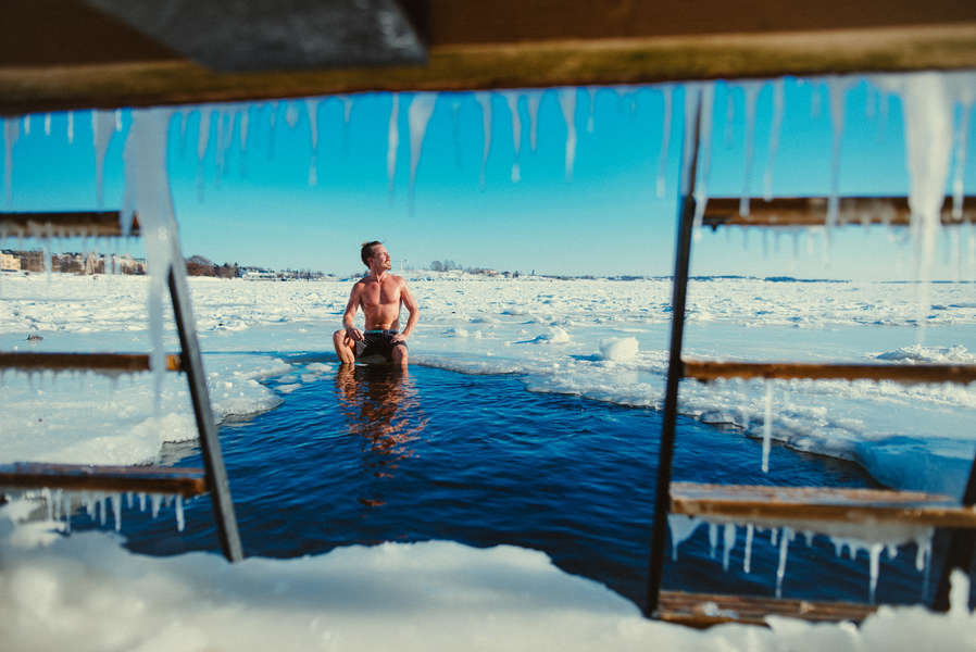 Sauna Culture in Finland: Health Benefits of Cold-Water Swimming & Saunas -  Thrillist