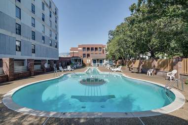nashville airbnb pool
