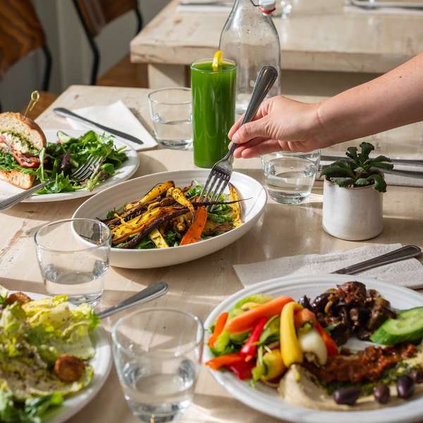 Best Vegetarian & Vegan Restaurants in Los Angeles to Try Right Now