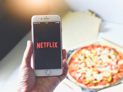 Bonusfinder Com Hiring A Professional Binge Watcher How To Apply Now Thrillist
