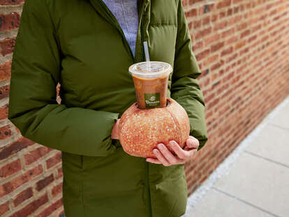 Panera Bread Iced & Toasty Bread Bowl Gloves