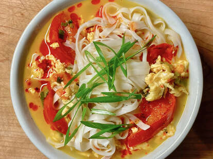 Tomato and Egg Noodle Soup