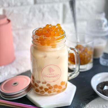 New Territories' Lunar New Year Golden Goddess Boba Tea Kit for 6