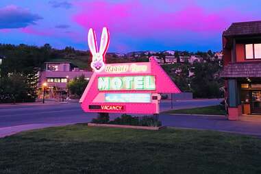 Rabbit Ears Motel sign