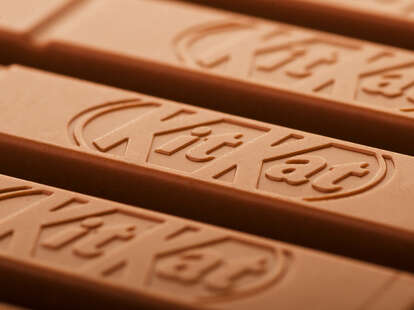 A close shot of an unwrapped KitKat.