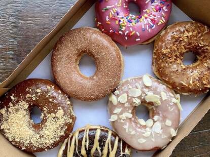 Dun-Well Doughnuts