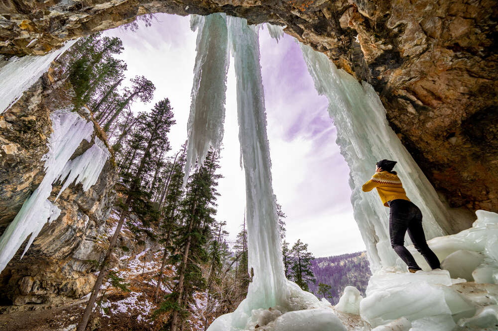 Most Beautiful Frozen Waterfalls Winter Hikes Trails With Waterfalls Thrillist