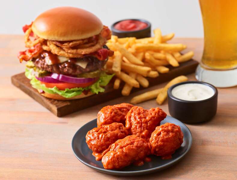 Applebee’s Is Offering 5 Chicken Wings for 1 When You Order a Burger Thrillist