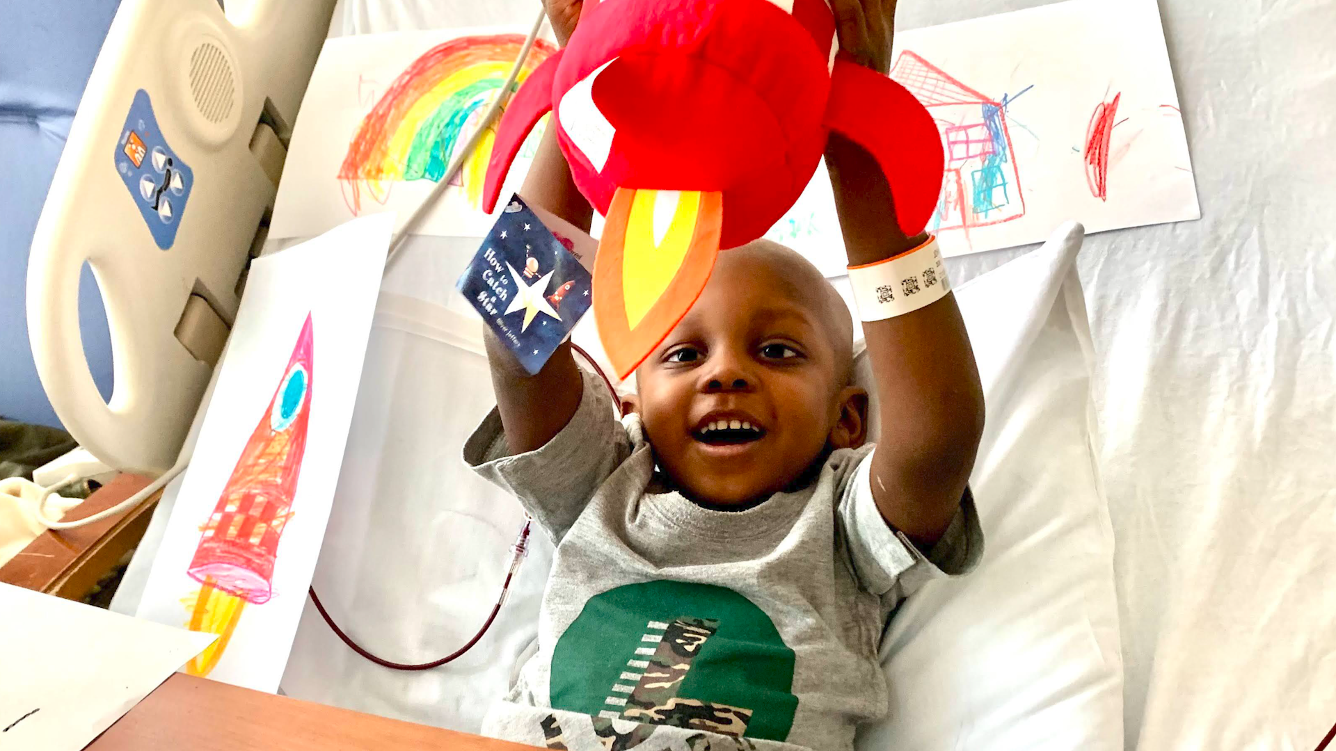 NowThis Kids: Tracy's Kids Uses Art Therapy to Help Families Navigate Illness 