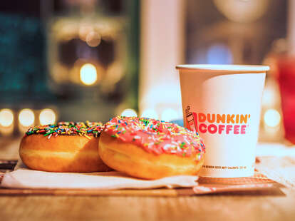 How to Get $5 Off Your Dunkin' Delivery Order This Weekend ...