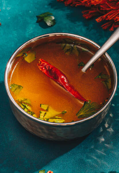 pot of milagu rasam