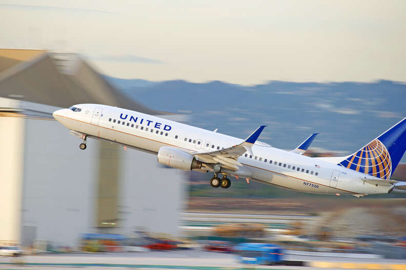 United Airlines plane taking off quickly