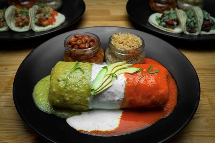 El Luchador Mexican Kitchen + Cantina