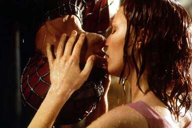spider-man 2002, kirsten dunst, rain kiss