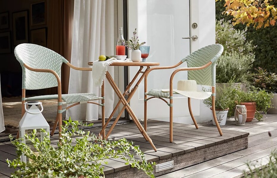 Outdoor patio furniture bed deals bath and beyond