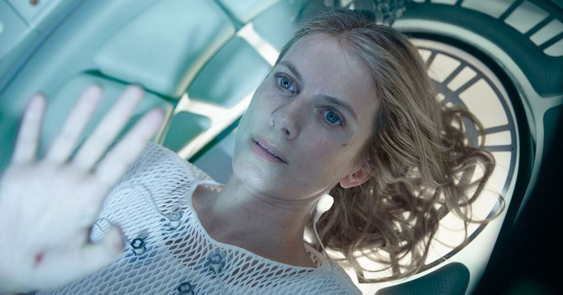 Netflix 'Oxygen' Ending, Explained: Breaking Down All of the Twists ...