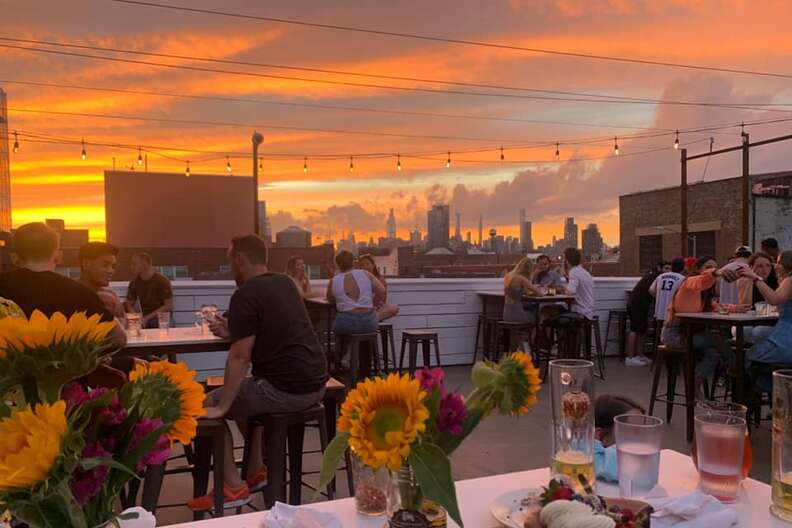 Super Bowl Sunday Party - Rooftop Bar NYC - New York's largest indoor and  outdoor bar